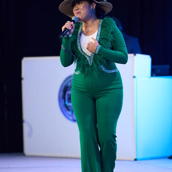 OTG230715295.jpg