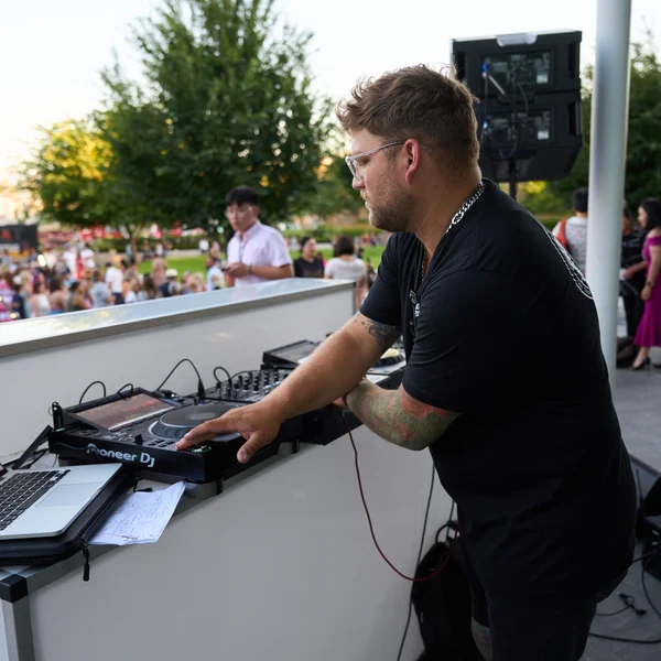 OTG230714759.jpg